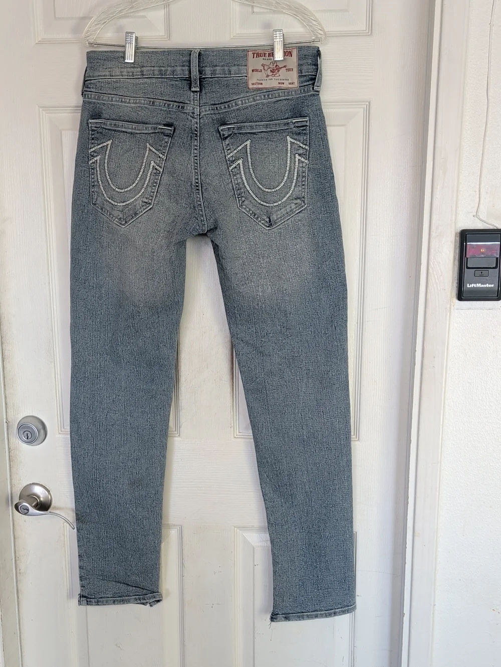 True Religion Geno Relaxed Slim Jeans 30